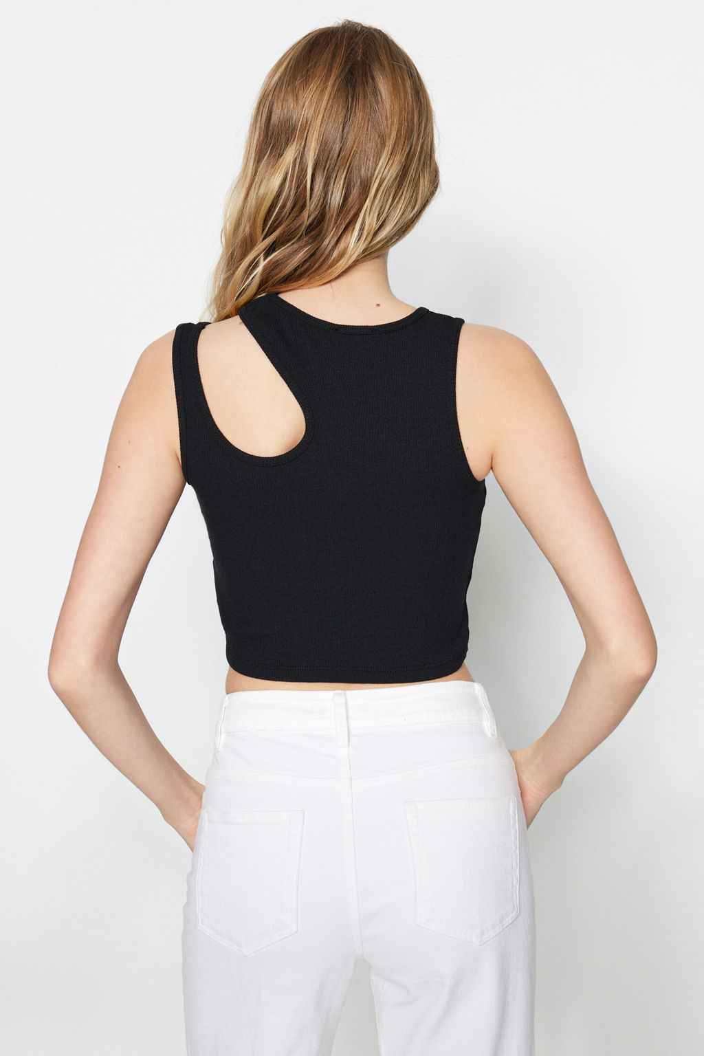 Trendyolmilla Siyah-Beyaz 2li Paket Cut Out Detayl? Fitted Crop Fitilli Esnek Orme Atlet TWOSS23AL00006  фото 8