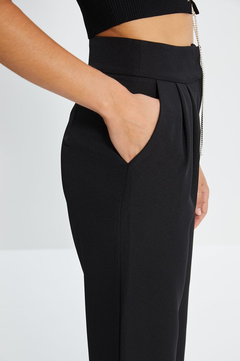 TRENDYOLMILLA Siyah Straight/Duz Kesim Pilili Dokuma Pantolon TWOSS19WX0017  фото 4