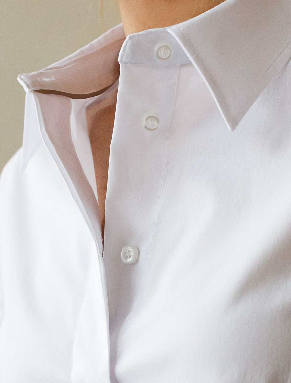 Укороченная блузка из эластичного хлопка - Vilatte фото 2