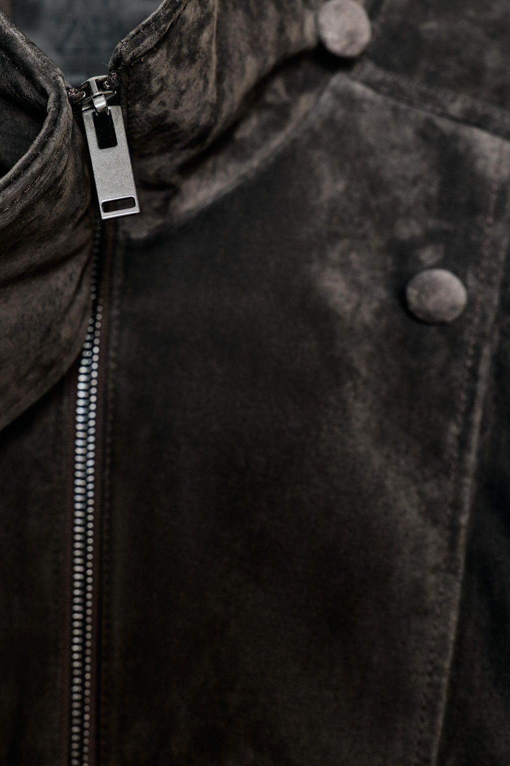 100% SUEDE LEATHER BIKER JACKET WITH COVERED BUTTONS - Zara фото 17