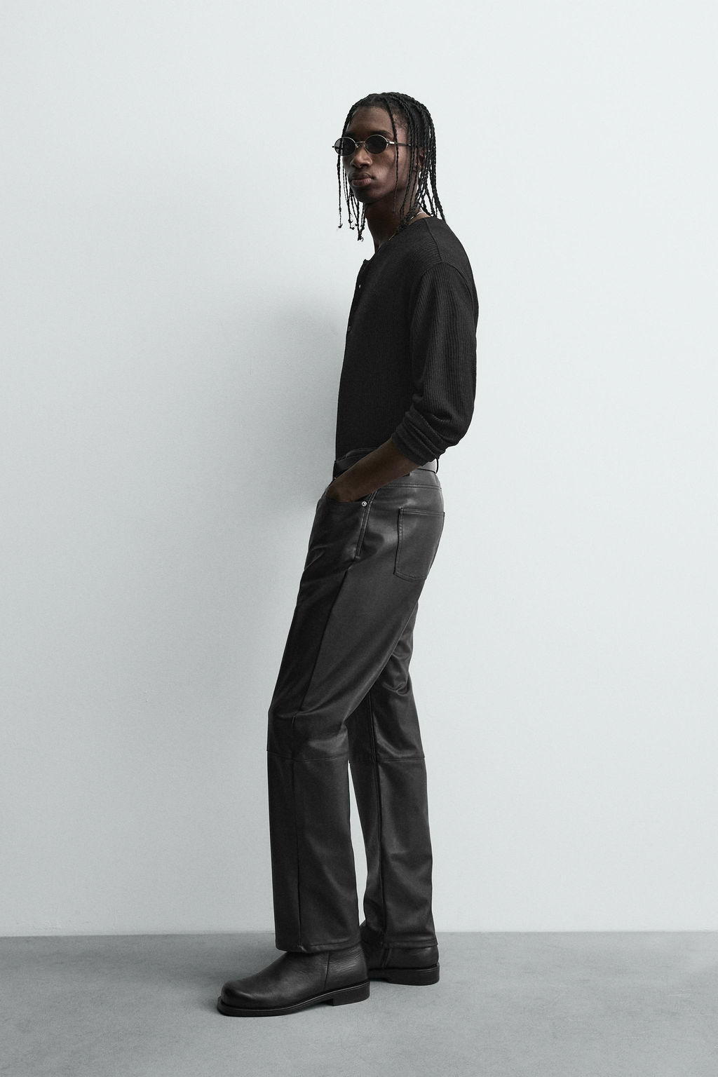 LEATHER-EFFECT STRAIGHT-LEG TROUSERS - Zara фото 3