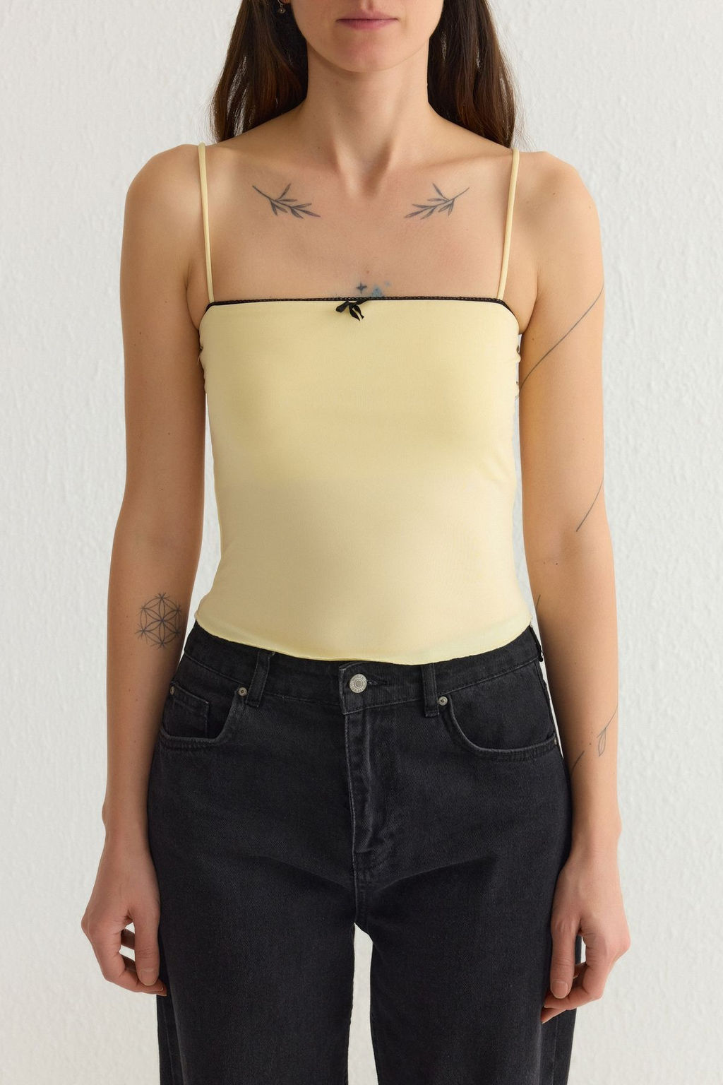 TRENDYOLMILLA Sar? Dantel Detayl? Fitted/Vucuda Oturan Orme Atlet TWOSS25AL00012  фото 9