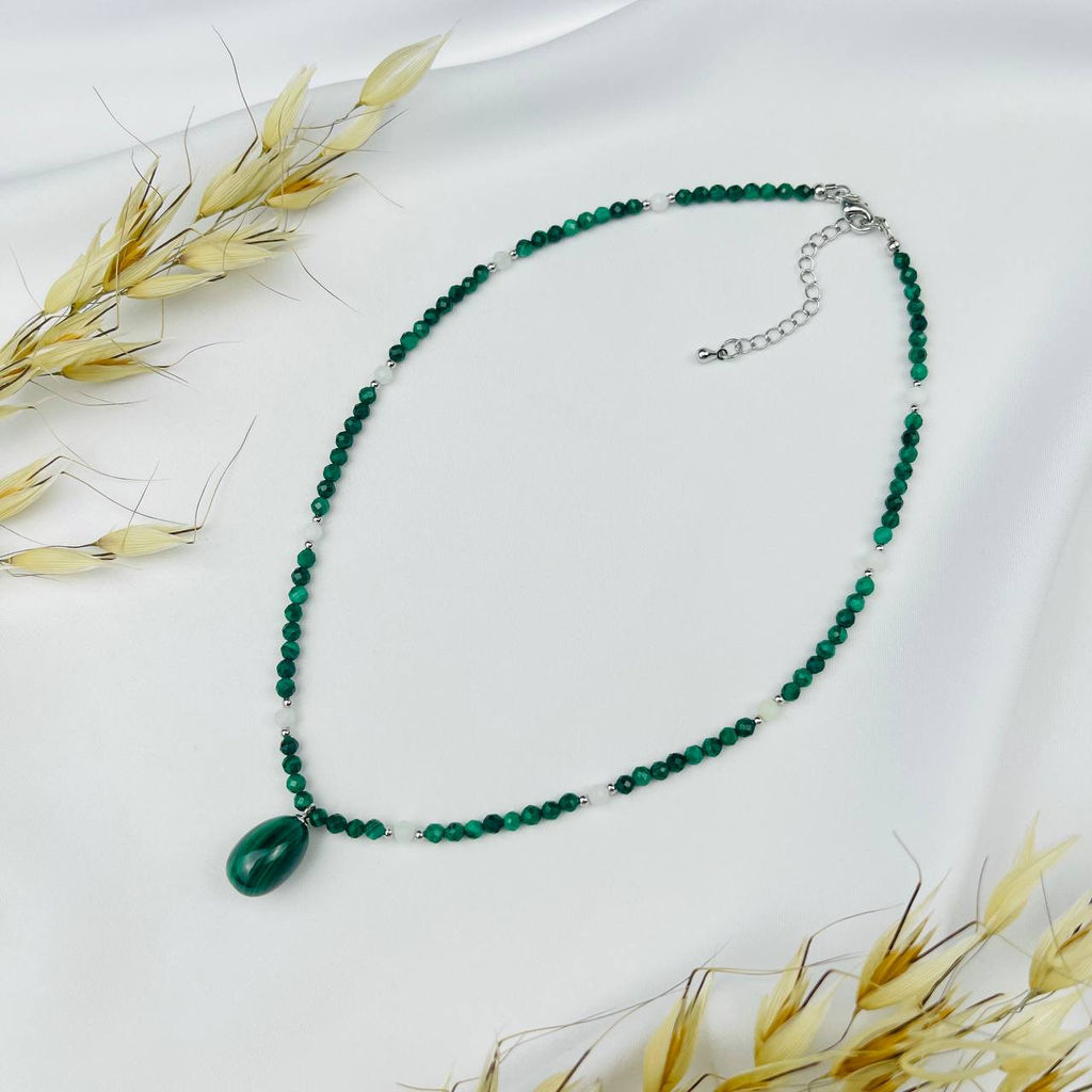 Чокер из Малахита и белого Опала