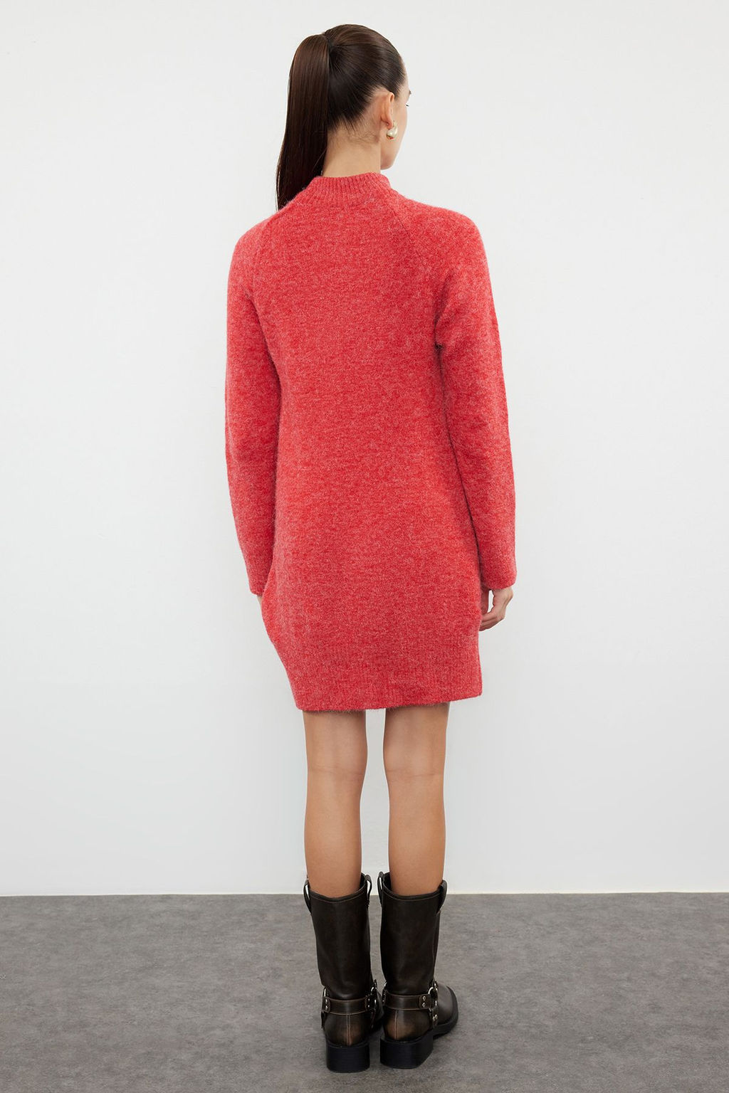 TRENDYOLMILLA Antrasit Mini Boy Triko Yunlu Elbise TWOAW25EL00017 фото 5