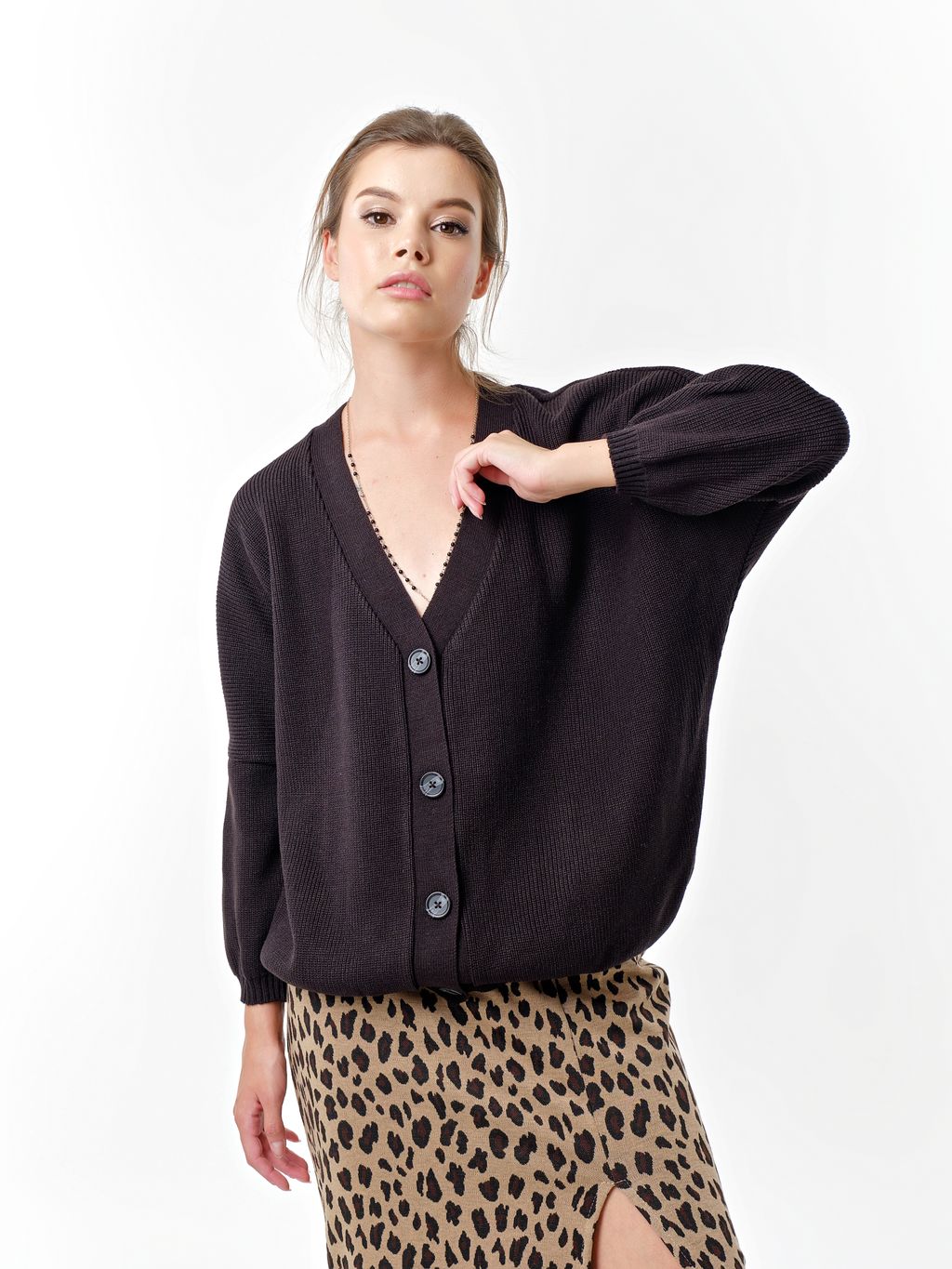 Джемпер вязаный оверсайз на пуговицах из хлопка черный