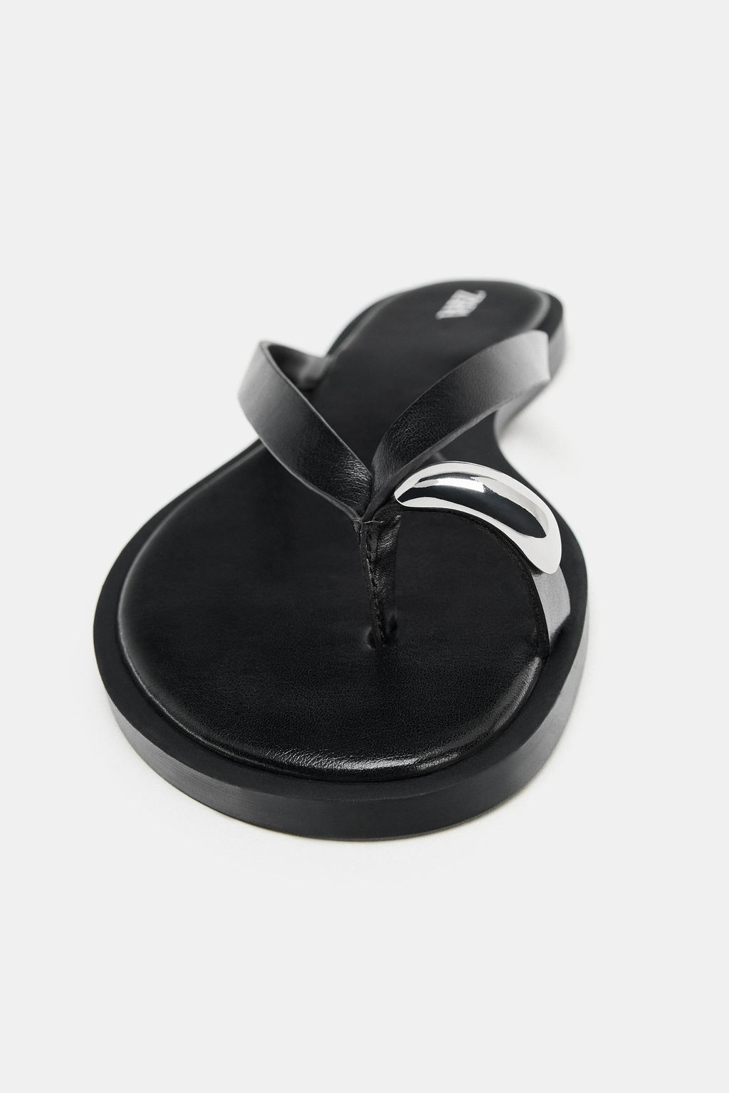 SANDALIA PLANA DETALLE MET?LICO / Negro - Zara фото 4