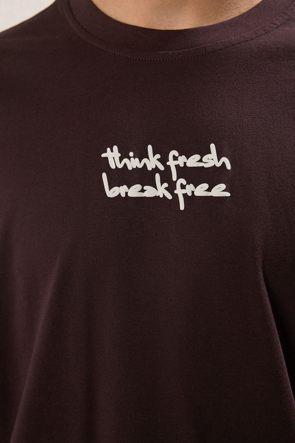 TRENDYOL MAN Ekru Oversize/Genis Kesim Cicek Bask?l? Kal?n %100 Pamuklu T-Shirt TMNSS25TS00028 - Trendyolmilla фото 4