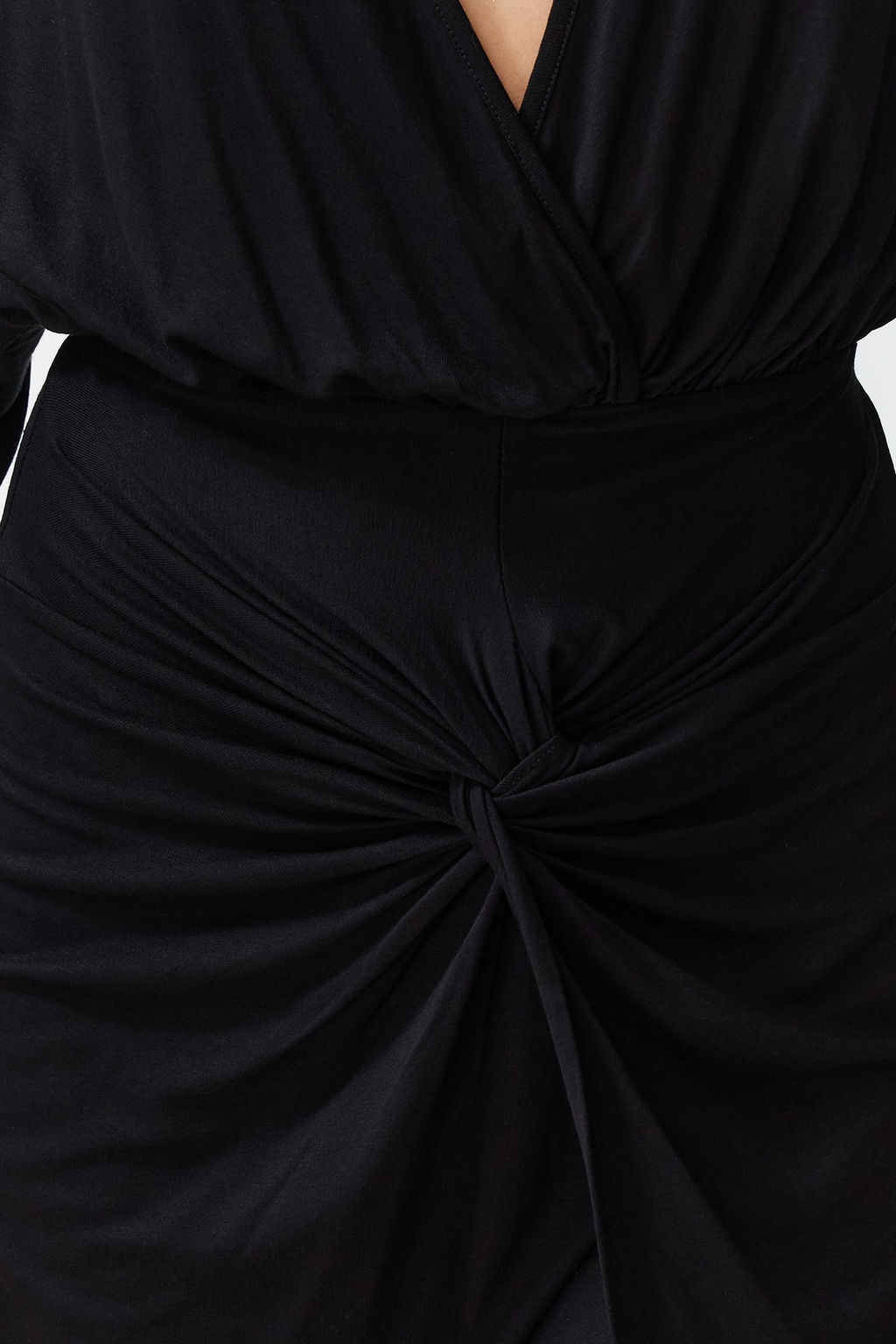 TRENDYOLMILLA Siyah Vucuda Oturan Mini Orme Buzgulu Plaj Elbisesi TBESS24EL00109 фото 5