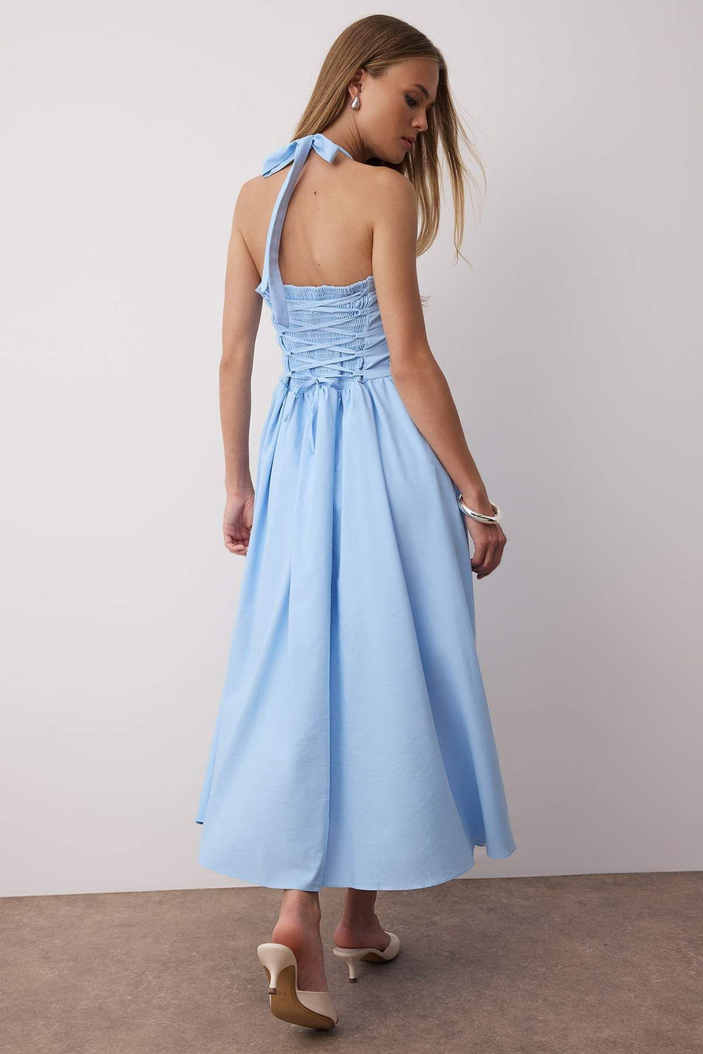 Sar? Boyundan Bagl? Etegi Genis Poplin Maxi Dokuma Elbise TWOSS25EL00881 - Trendyolmilla фото 4