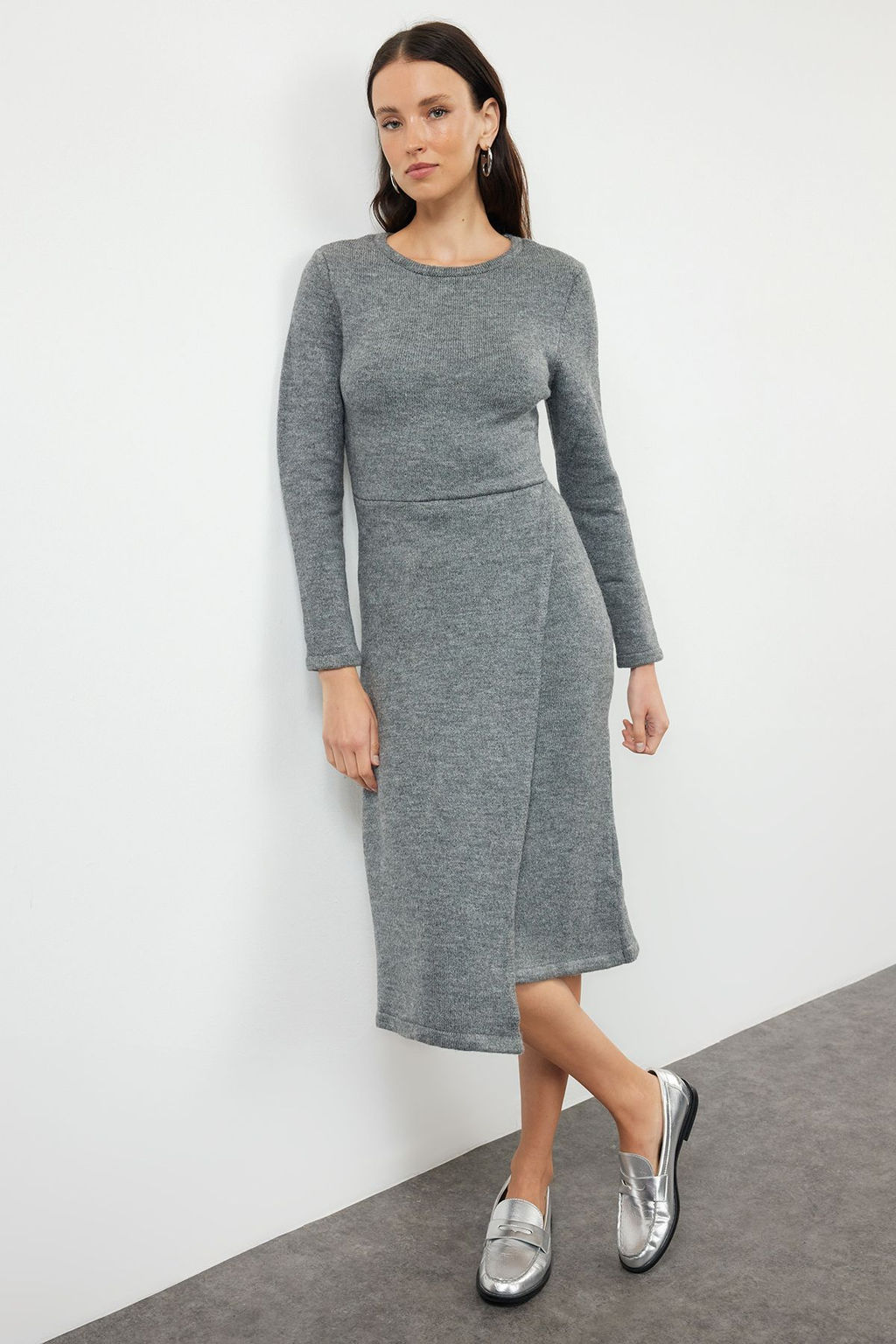 Antrasit Midi Triko Yumusak Dokulu Kruvaze Etek Detayl? Elbise TWOAW25EL00041