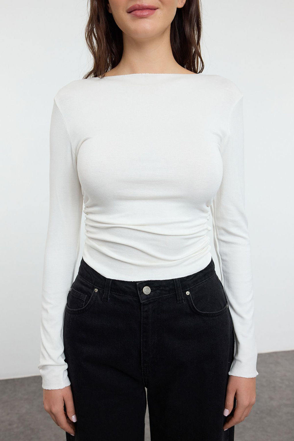 Ekru Viskon/Yumusak Kumasl? Fitted Buzgu/Drape Detayl? Kay?k Yaka Esnek Orme Bluz TWOAW25BZ00225