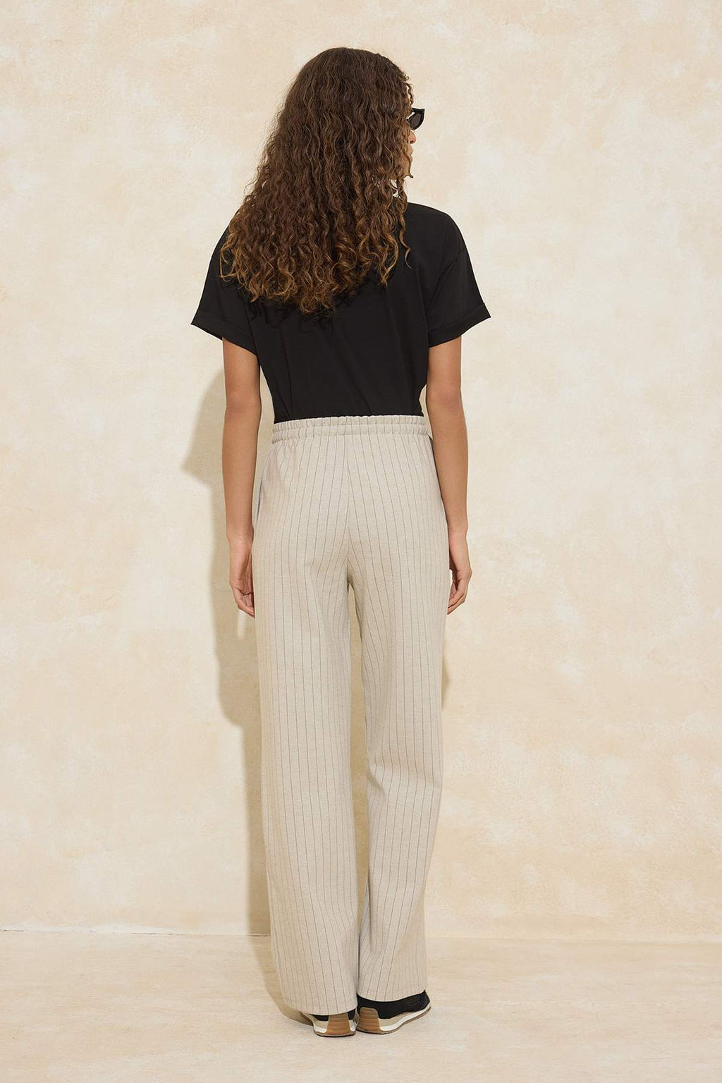 TRENDYOLMILLA Siyah Kal?n Cizgili Straight/Duz Kesim Esnek Pantolon TWOSS24PL00072 фото 20