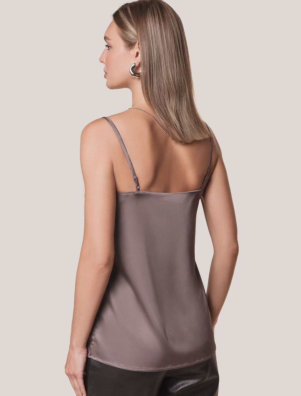 D23.064 Топ женский кофейный