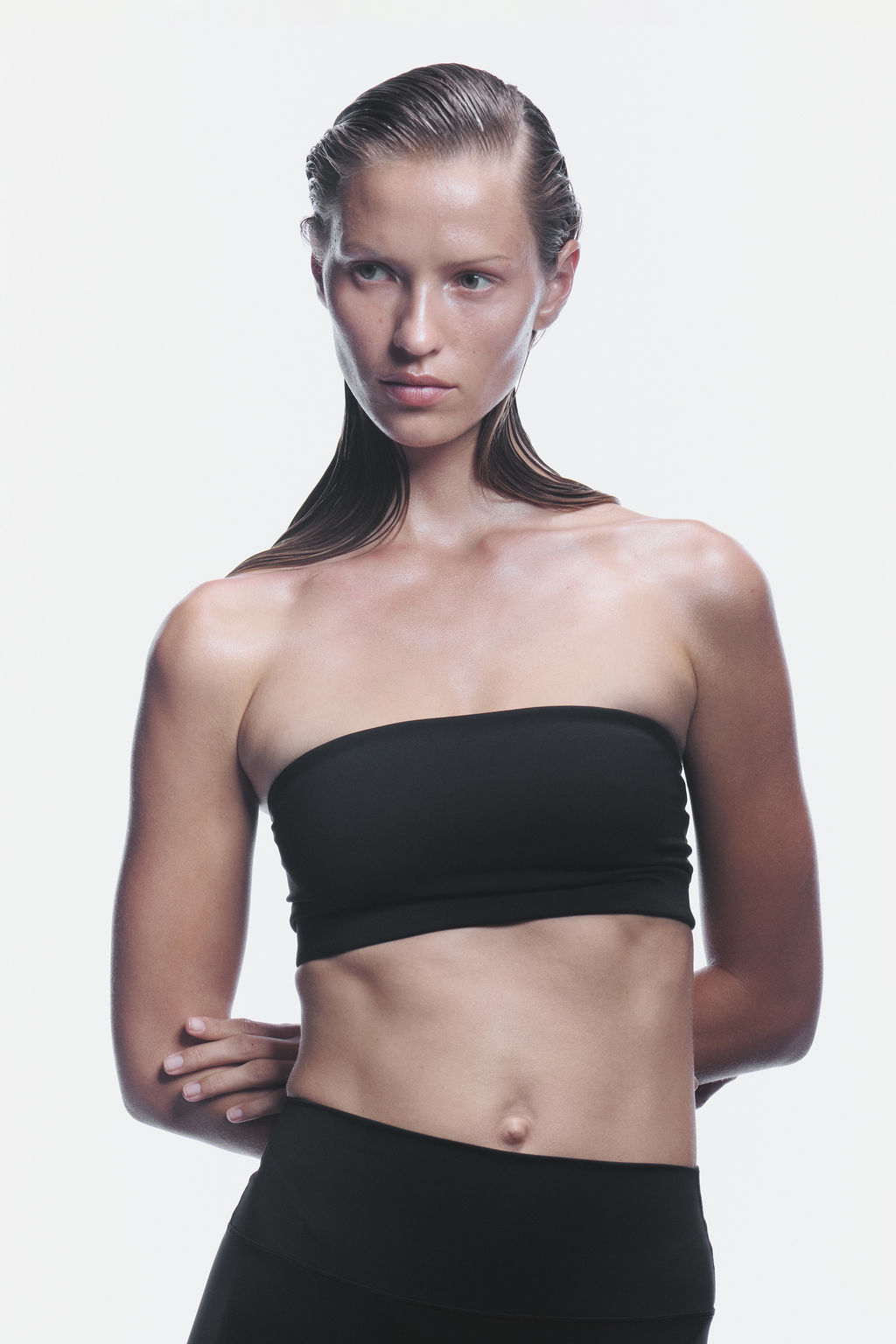 Sujetador bandeau con SculptMove Medium support - H&m фото 4