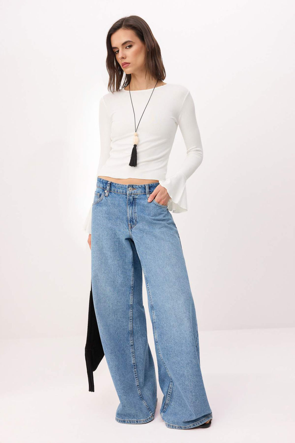 Ekru Fitted/Vucuda Oturan Volanl?/F?rf?rl? Premium Yumusak Orme Bluz TWOSS26BZ00152