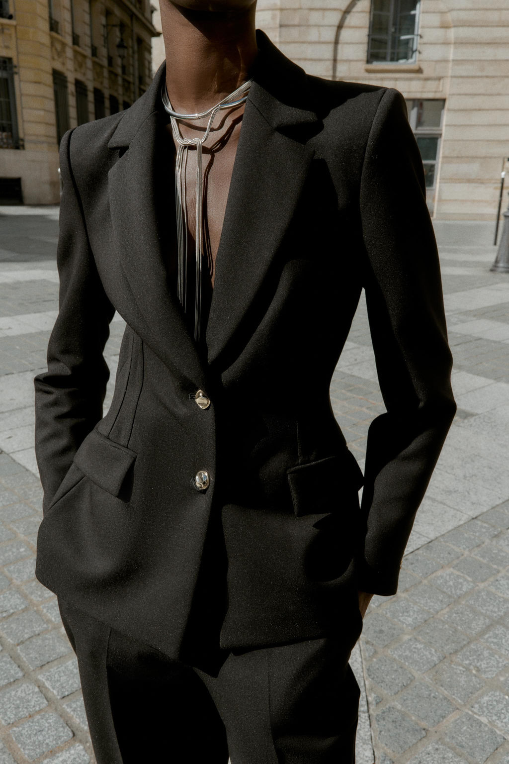 FITTED BLAZER WITH SHOULDER PADS - Zara фото 2