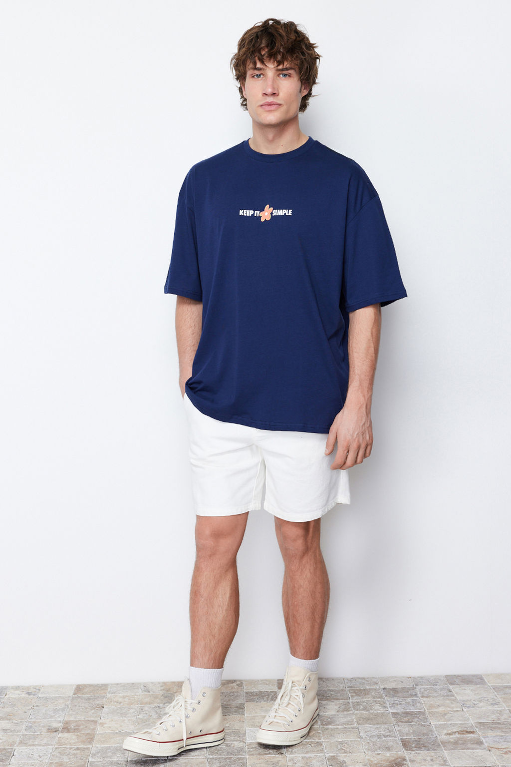 Lacivert Oversize Fit Bisiklet Yaka K?sa Kollu Bask?l? T-Shirt TMNSS22TS0123 - Trendyolmilla фото 2