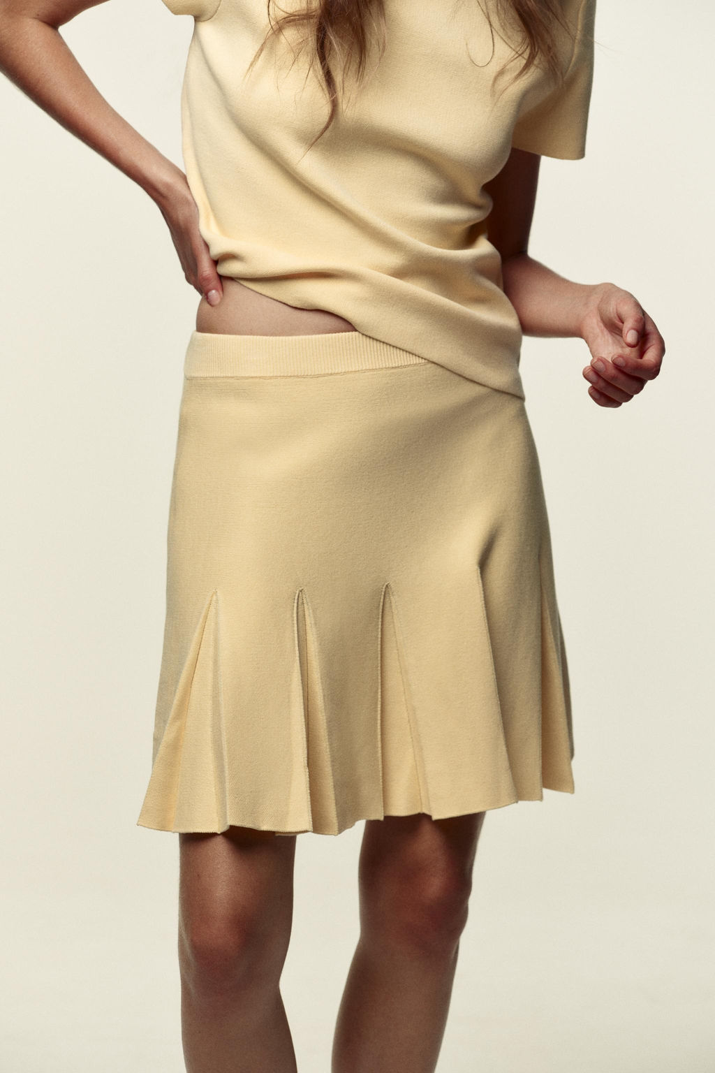 PLEATED KNIT MINI SKIRT - Zara фото 12