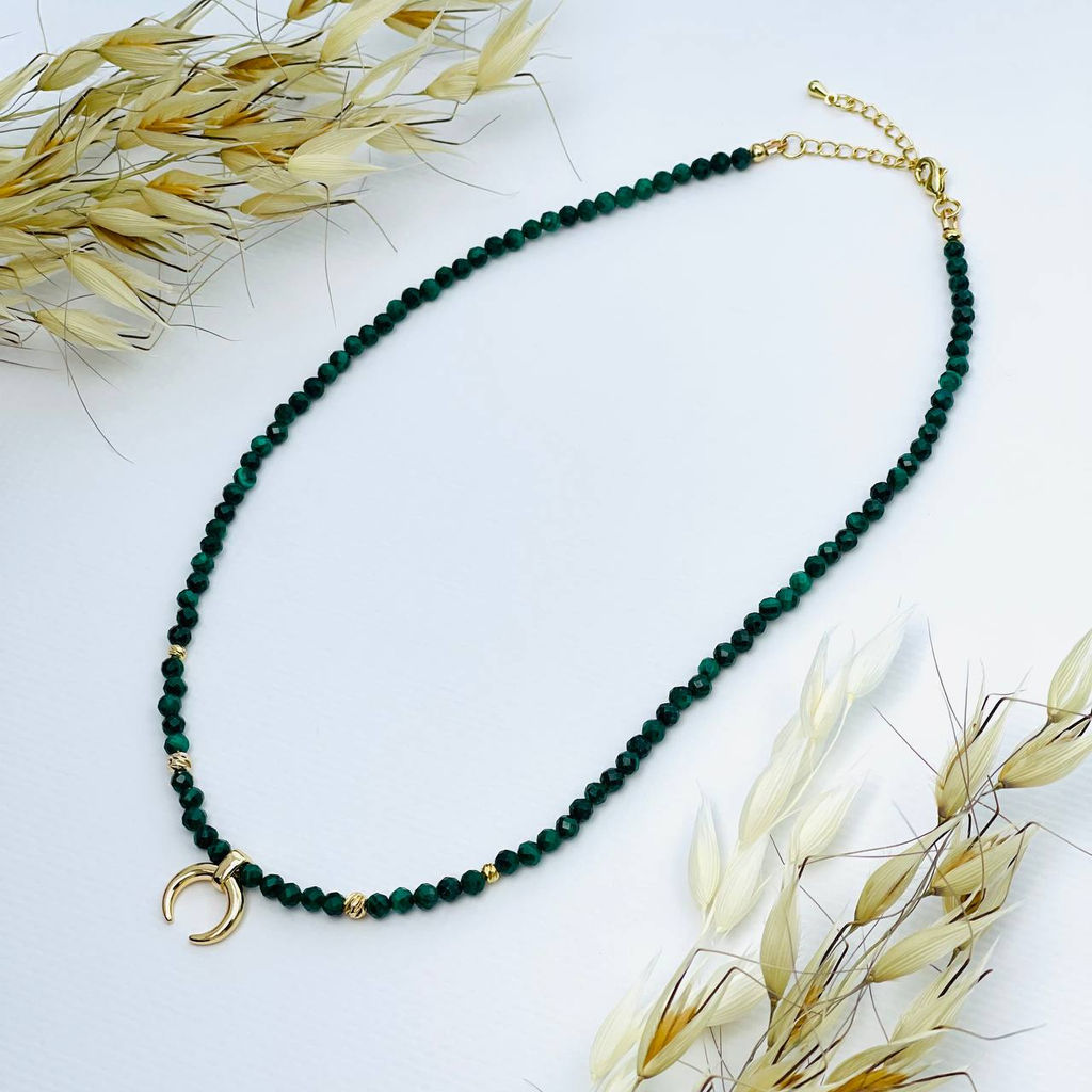 Бусы из Малахита с подвеской