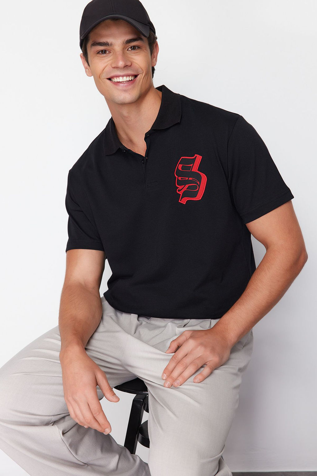 Siyah Oversize/Genis Kesim Harf Nak?sl? Polo Yaka T-shirt TMNSS24PO00025