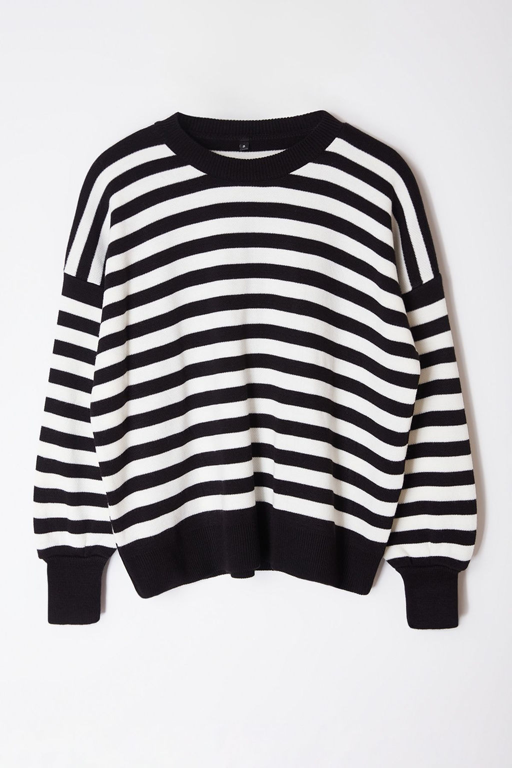 TRENDYOLMILLA Siyah Basic Cizgili Sweatshirt Gorunumlu Triko Kazak TWOAW25KZ00199