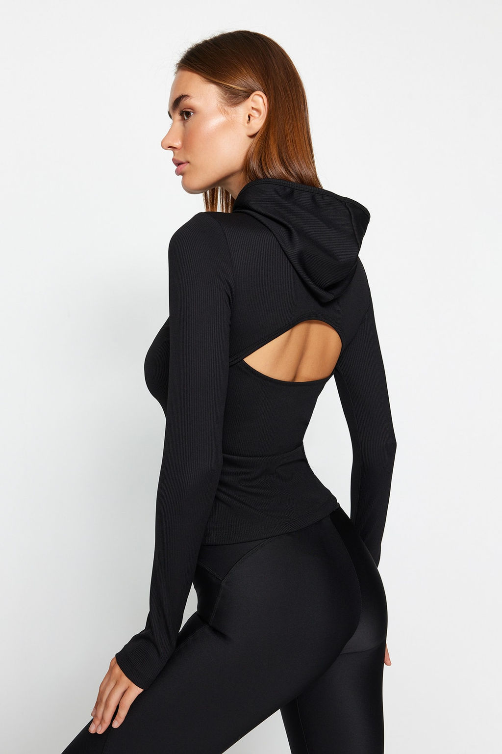Trendyolmilla Siyah Fitilli Basparmak ve S?rt? Pencere/Cut Out Detayl? Orme Spor Ust/Bluz THMAW24BZ00004  фото 5