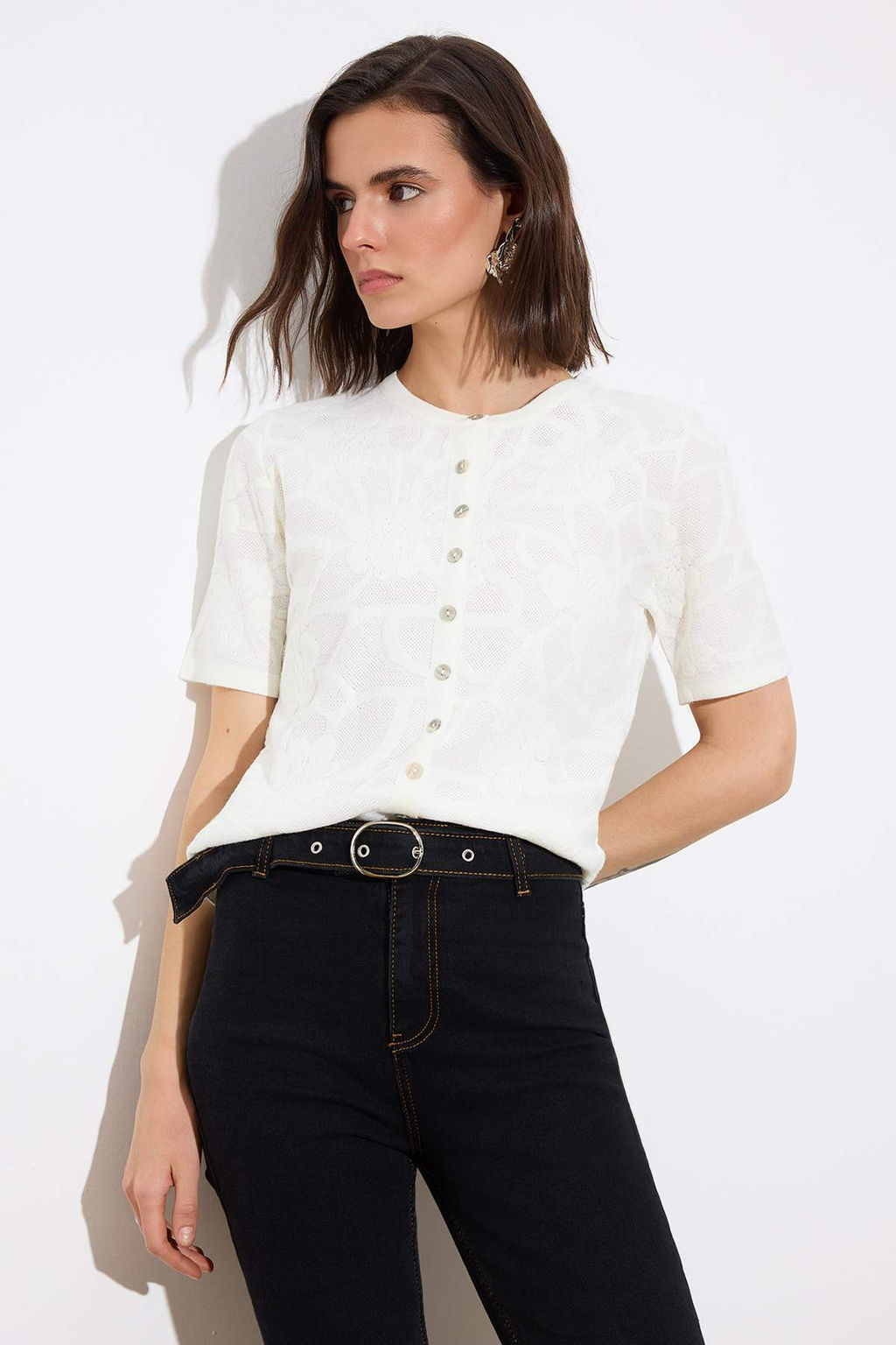 Limited Edition Ekru Cicek Desenli ve Dokulu Bisiklet Yaka Triko Bluz TWOSS26BZ00118