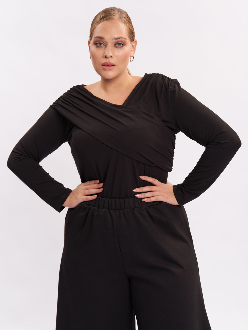 Лонгслив с драпировкой LN00503BLK01 - Артесса фото 3