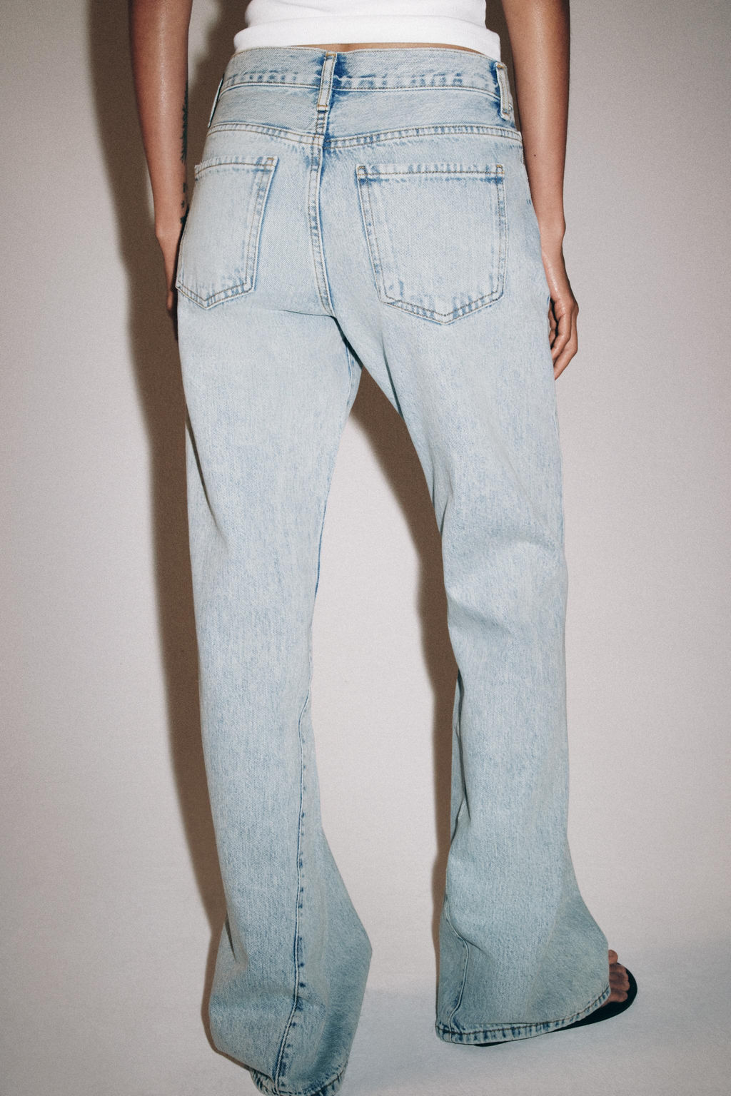 JEANS ZW COLLECTION RELAXED FLARE TIRO BAJO / Azul claro - Zara фото 3