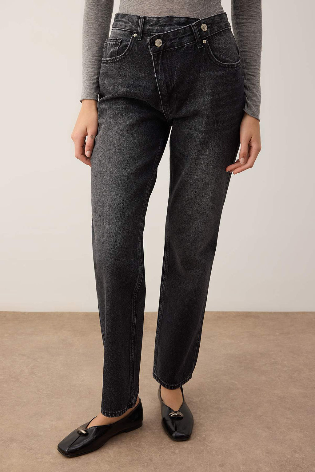 Mavi Yuksek Bel Asimetrik Kapama Straight Jeans TWOAW26JE00132 - Trendyolmilla фото 12