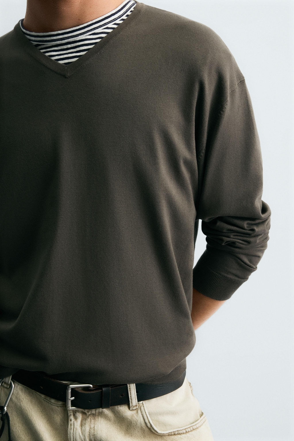 BASIC V-NECK SWEATER - Zara фото 6