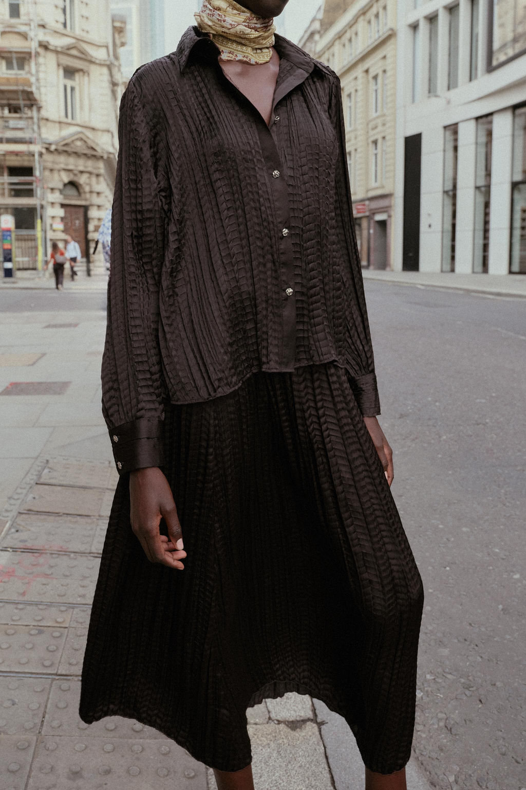 CRINKLE-EFFECT SATIN OVERSIZE SHIRT - Zara фото 3