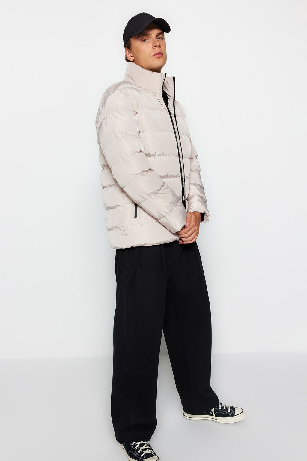 TRENDYOL MAN Siyah Regular Fit Ruzgara ve Suya Dayan?kl? Sisme Mont TMNAW23MO00096 - Trendyolmilla фото 4