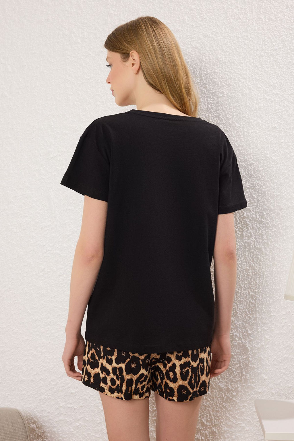 Trendyolmilla Siyah Leopar Desenli Sortlu Orme Pijama Tak?m? THMSS25PT00362 фото 4