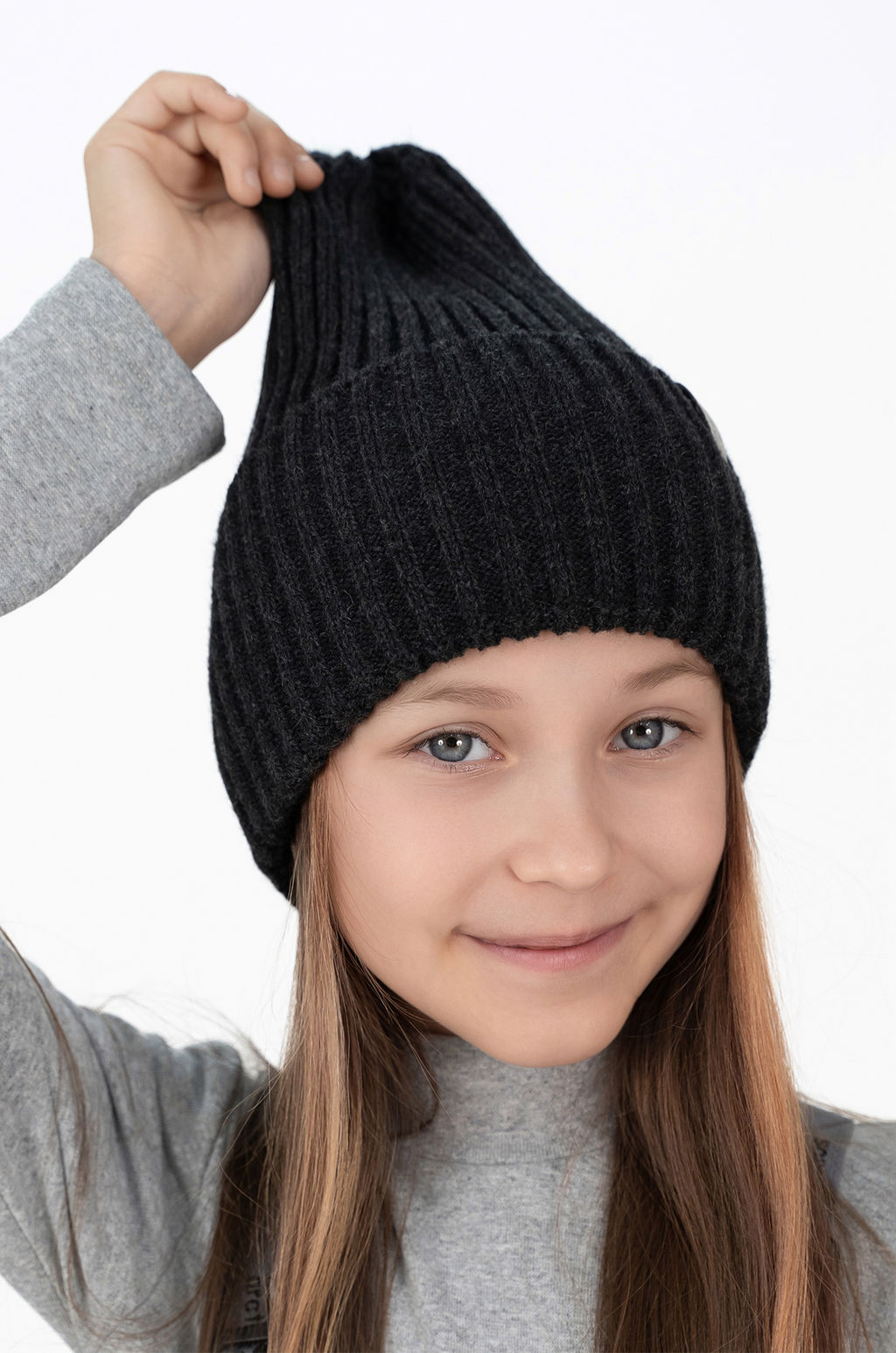 Шапка вязаная антрацит Ш-120 (56-58)