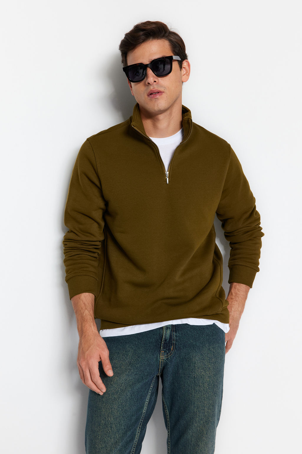 Yesil Regular/Normal Kesim Dik Yaka Fermuarl? Pamuklu Basic Ici Polarl? Sweatshirt TMNAW24SW00041