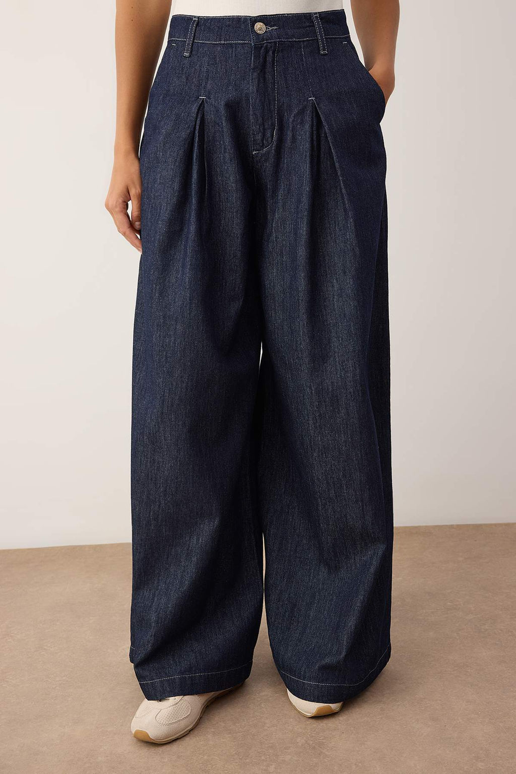 Koyu Mavi Yuksek Bel Pileli Ekstra Wide Leg Jeans TWOAW26JE00238 - Trendyolmilla фото 3