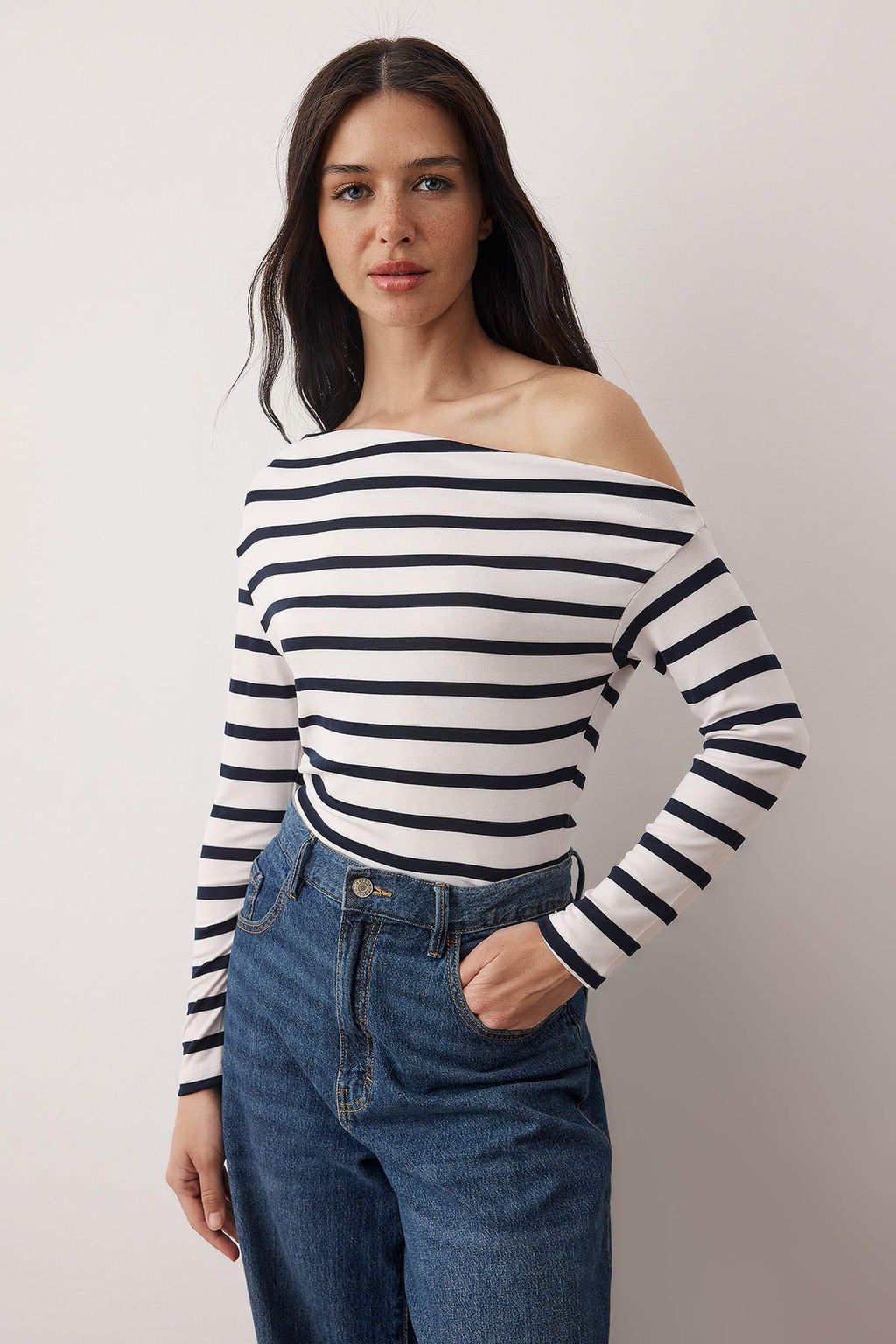 Lacivert Cizgili Premium Yumusak Kumasl? Fitted/Vucuda Oturan Kay?k Yaka Orme Bluz TWOAW24BZ00227