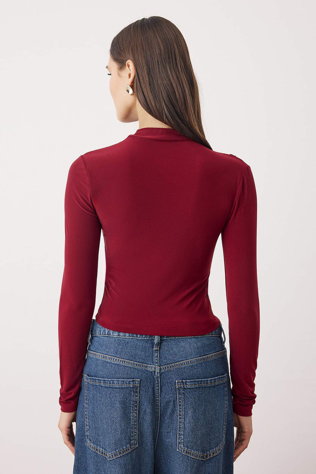Siyah-Bordo Kolu Buzgu Detayl? Fitted/Vucuda Oturan Dik Yaka Crop Esnek Orme Bluz TWOAW26BZ00152 - Trendyolmilla фото 7