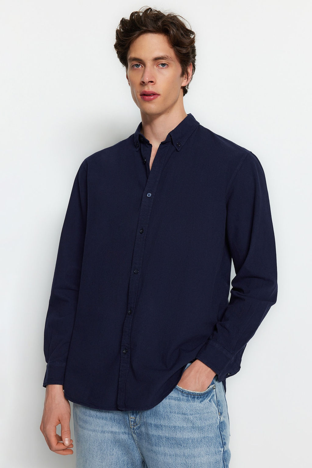 Lacivert Unisex Regular Fit %100 Pamuklu Keten Gorunumlu Gomlek TMNSS23GO00099 TMNSS23GO00099