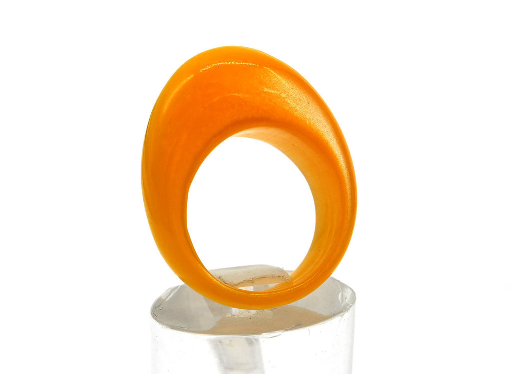 Кольцо крупное из кошачьего глаза желтый размер 19 Радуга камня