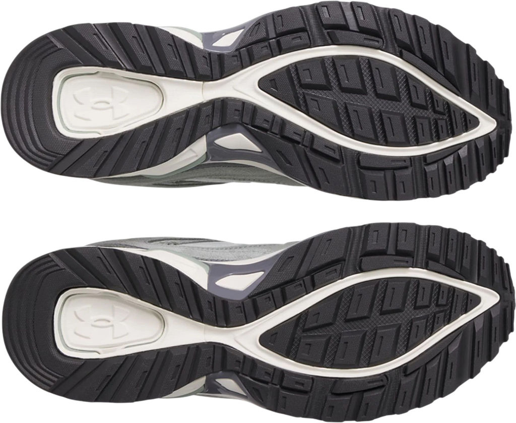 Кроссовки взрослые