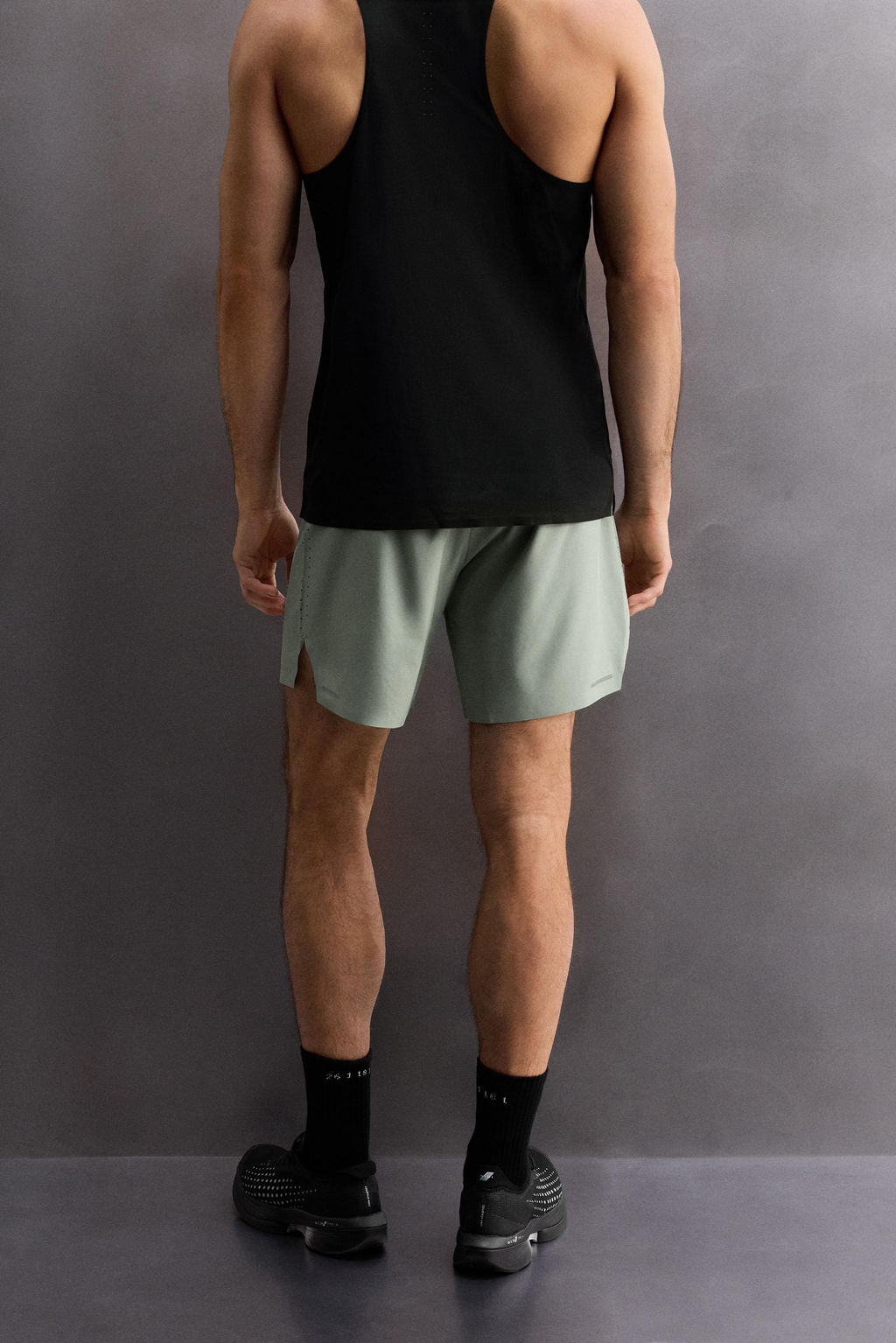 LIGHTWEIGHT PERFORATED SHORTS - Zara фото 4