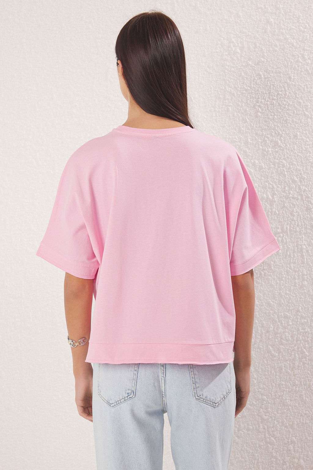 TRENDYOLMILLA Indigo %100 Pamuk Kesik ve Y?rtmac Detayl? Oversize/Rahat Kesim Orme T-Shirt TWOSS24TS00027 фото 4