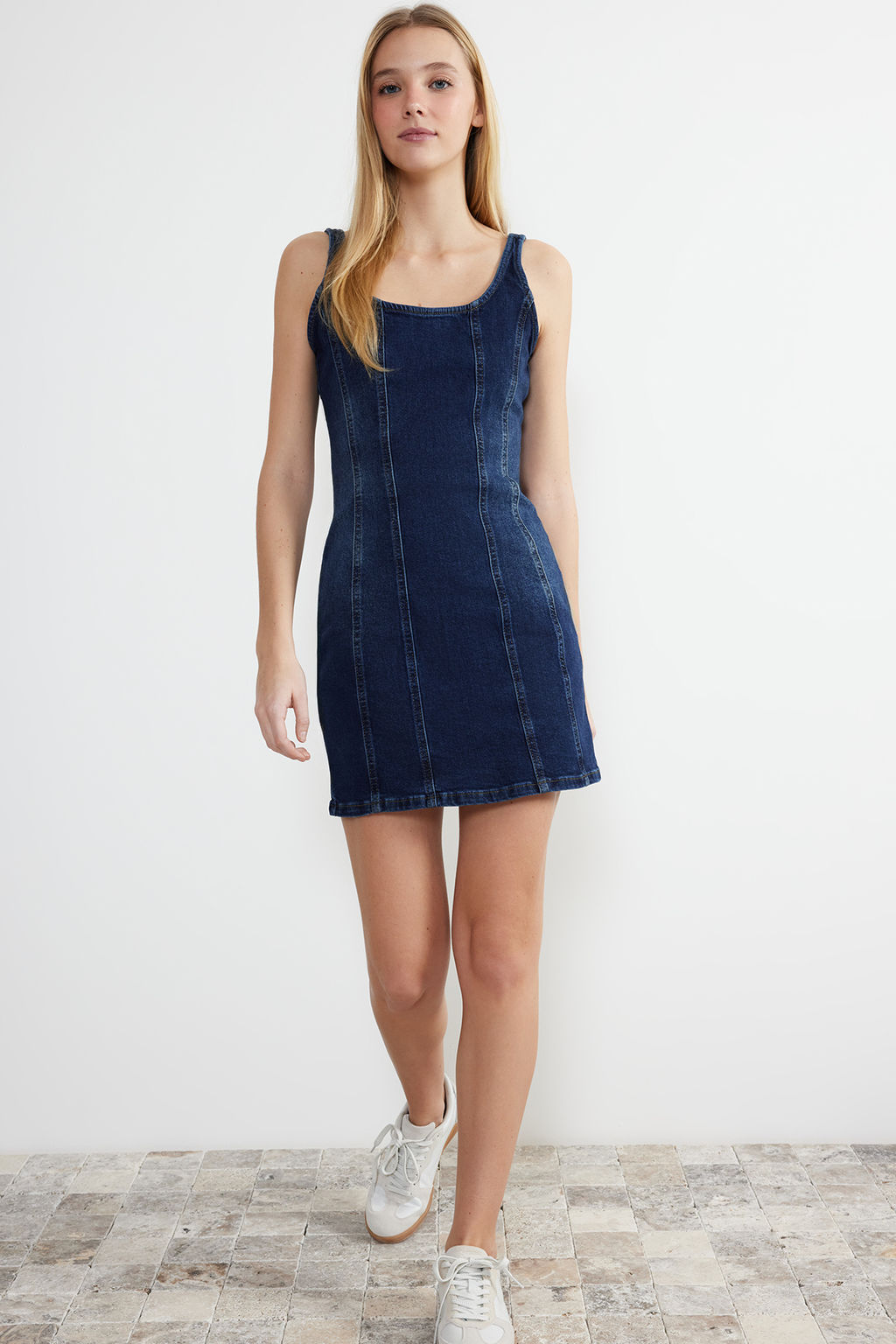 TRENDYOLMILLA Mavi Dikis Detayl? Fitted/Vucuda Oturan Mini Denim Elbise TWOSS24EL00284  фото 8