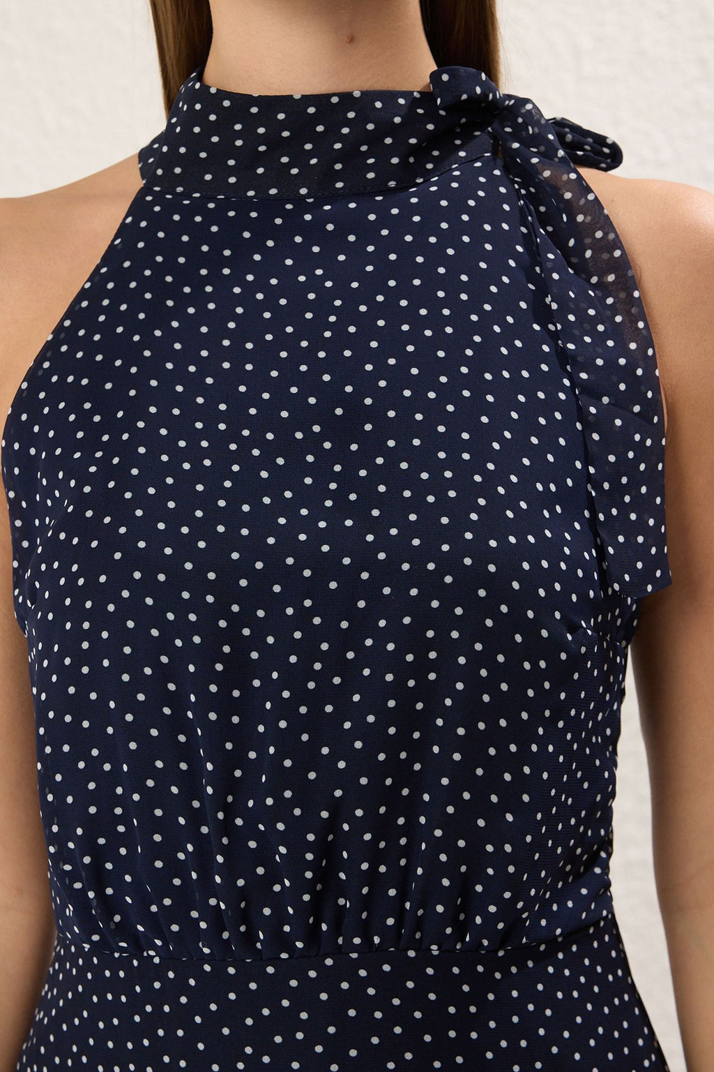 TRENDYOLMILLA Lacivert Puantiye Desenli A Kesim Yakas? Baglama Detayl? Sifon Dokuma Elbise TWOSS25EL00259