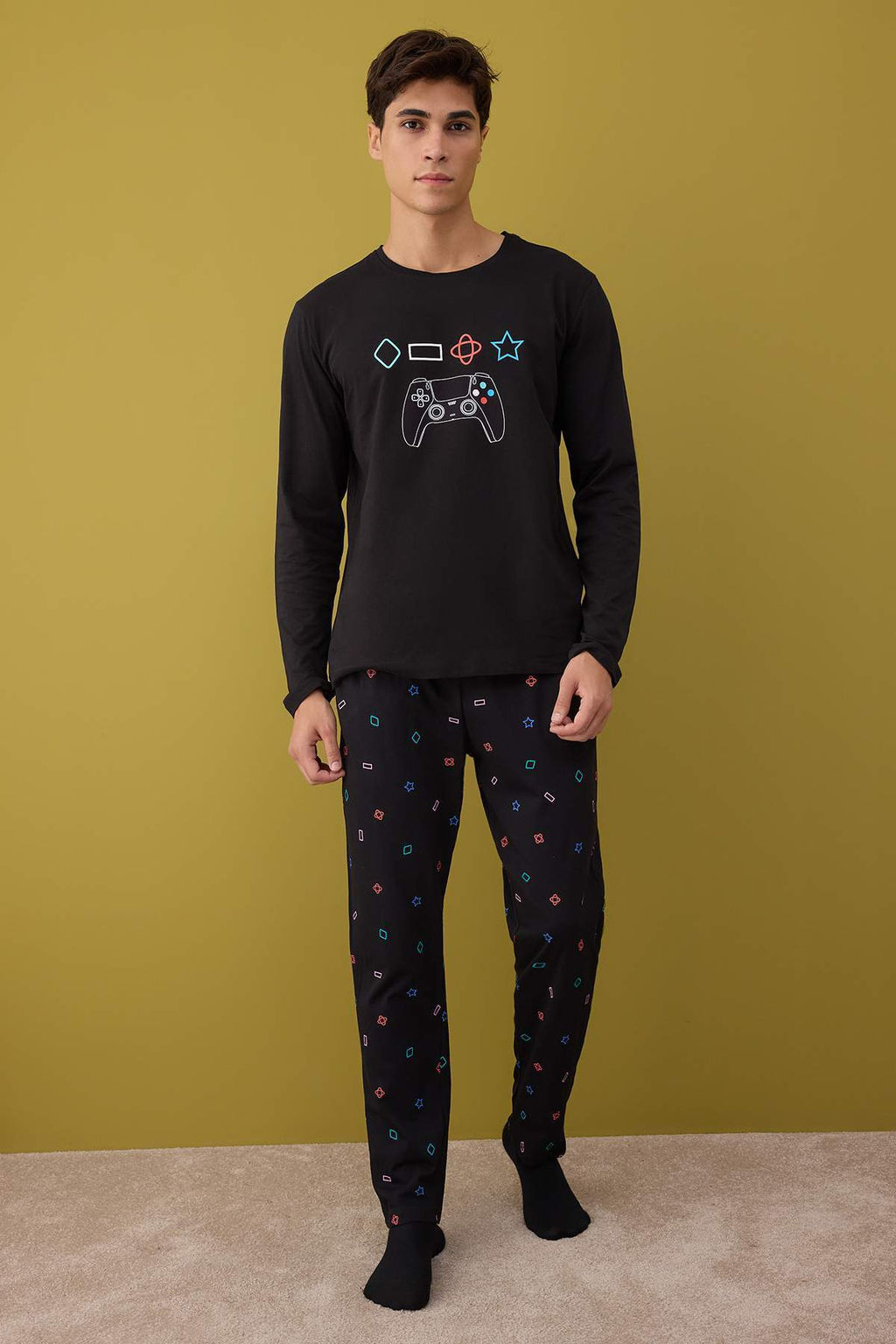 Siyah Regular Game Bask?l? Orme Pijama Tak?m? TMNAW24PT00012