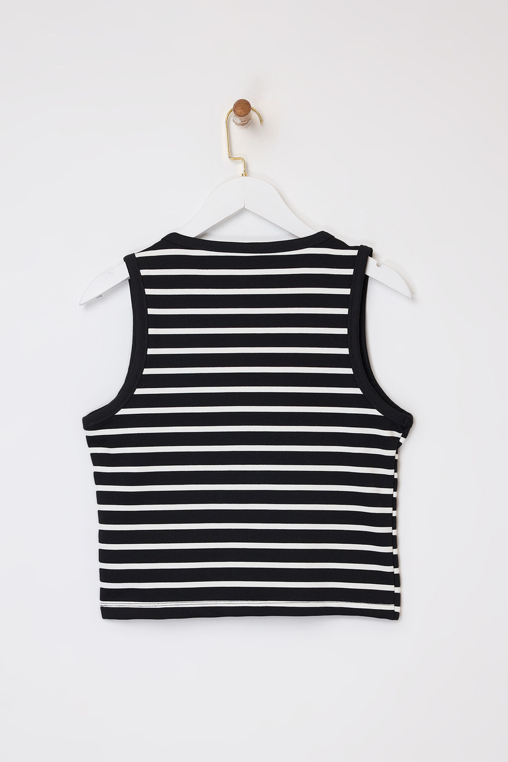 Siyah Cizgili Fitted/Vucuda Oturan V Yaka Dugmeli Kolsuz Interlok Orme Bluz TWOSS26BZ00180