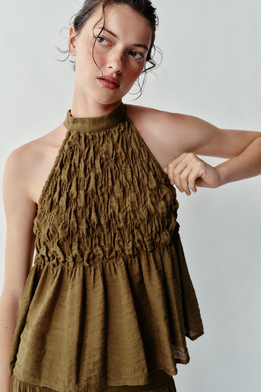 TOP HALTER FRUNCES / Oliva - Zara фото 2