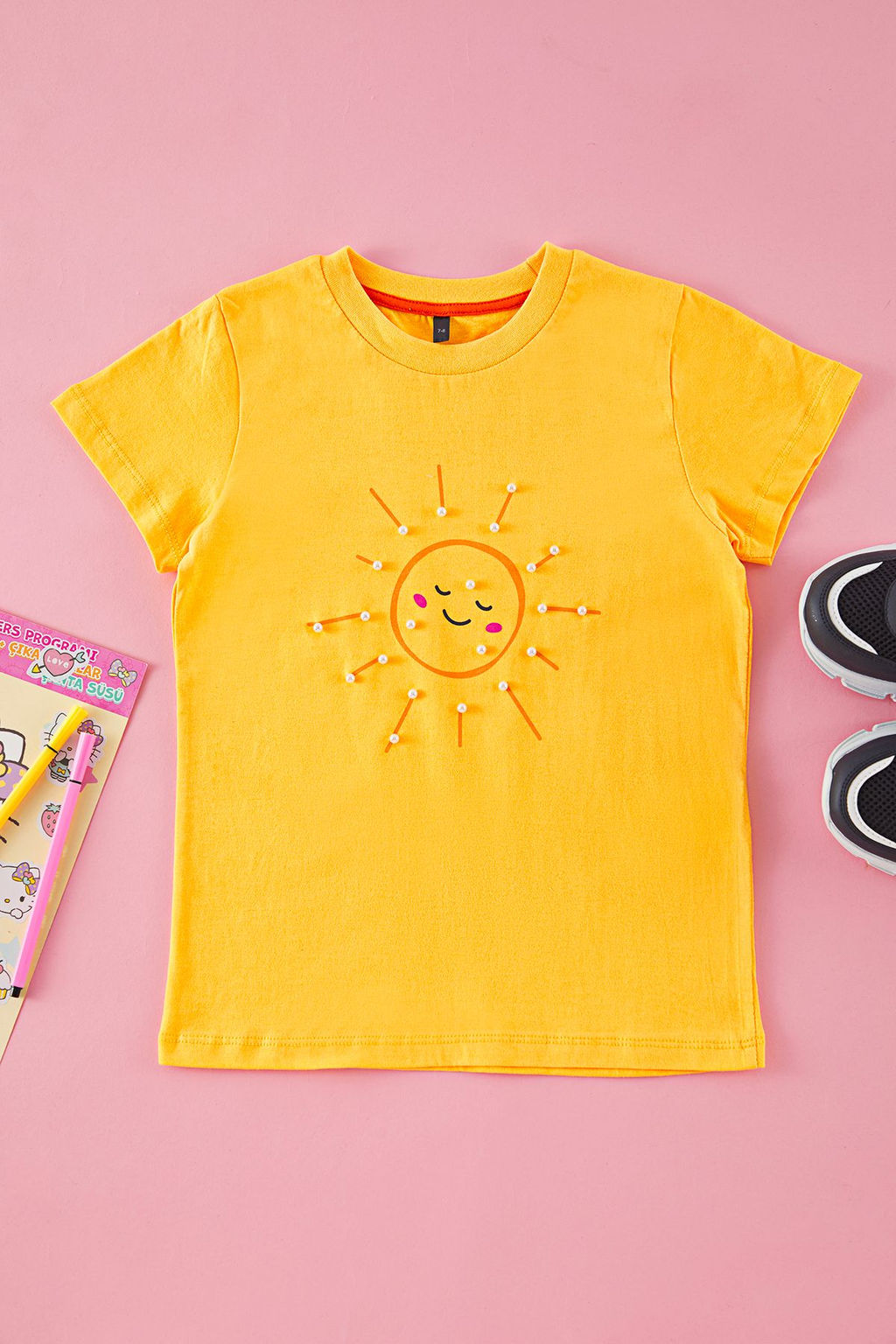 Sar? K?z Cocuk %100 Pamuk Gunes Bask?l? Regular/Normal Kal?p K?sa Kol Orme T-Shirt TKDSS25TS00045